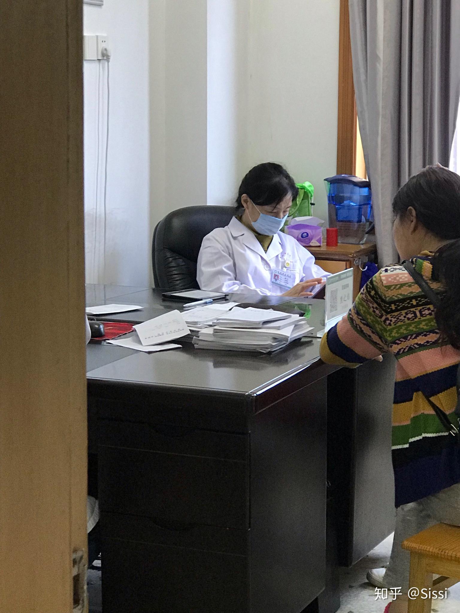 大学毕业后能做医生吗知乎(大学毕业了还有机会当医生吗)