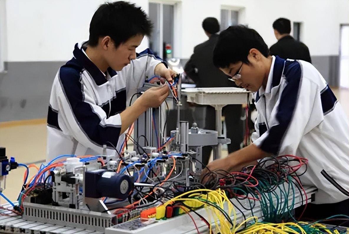 技校毕业后干什么呢(技校毕业的学生能干什么工作) 技校毕业后干什么呢(技校毕业的学生能干什么工作)