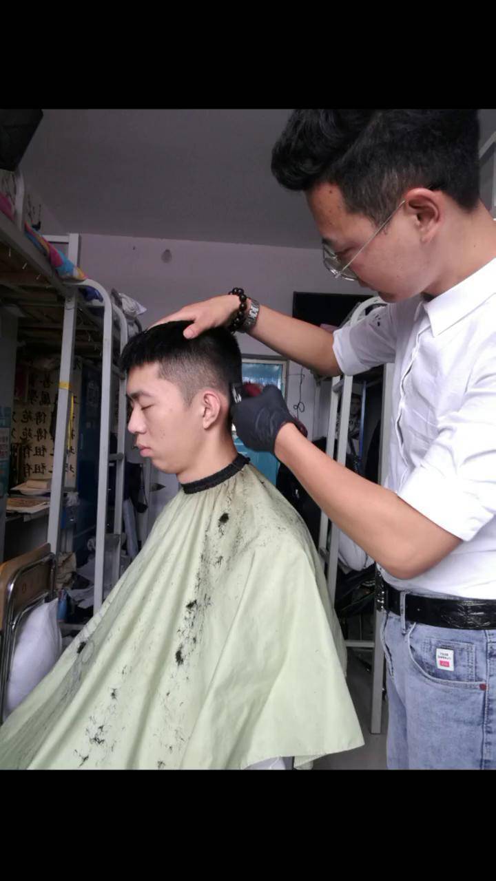 大学毕业后剪发故事(大学毕业后剪发故事怎么写) 大学毕业后剪发故事(大学毕业后剪发故事怎么写)