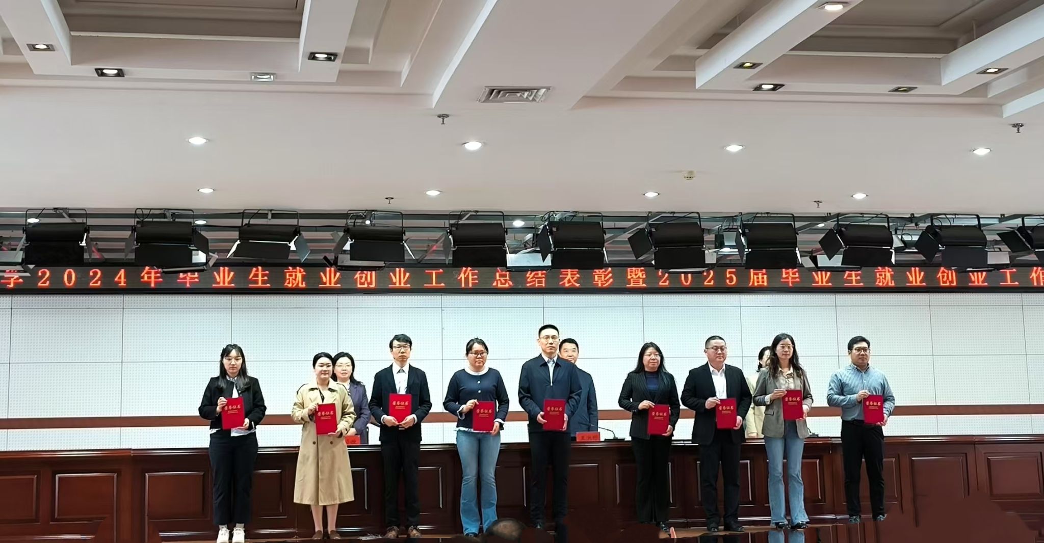 艺术学院毕业后的工作有哪些(艺术学院毕业后的工作有哪些方面) 艺术学院毕业后的工作有哪些(艺术学院毕业后的工作有哪些方面)