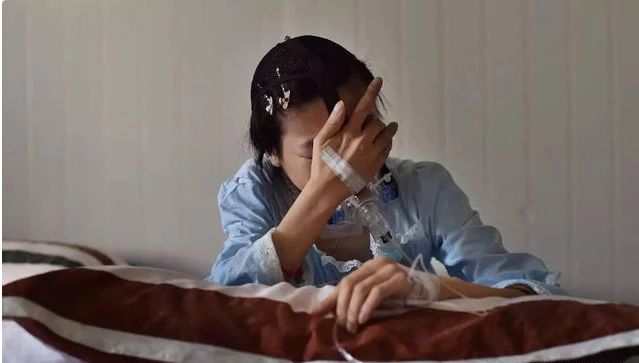 关于大学毕业后流泪视频素材的信息