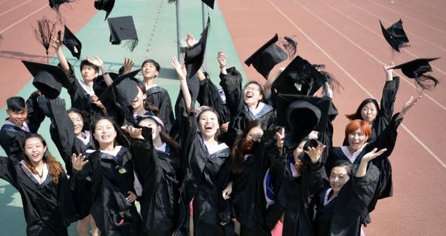 大学毕业后最大的变化(大学毕业后最大的变化英语作文)