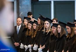 包含阿什本学院毕业后的词条