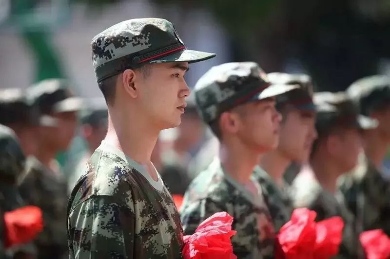 职高毕业后当兵有什么前途(职高毕业去当兵可以考军校吗)