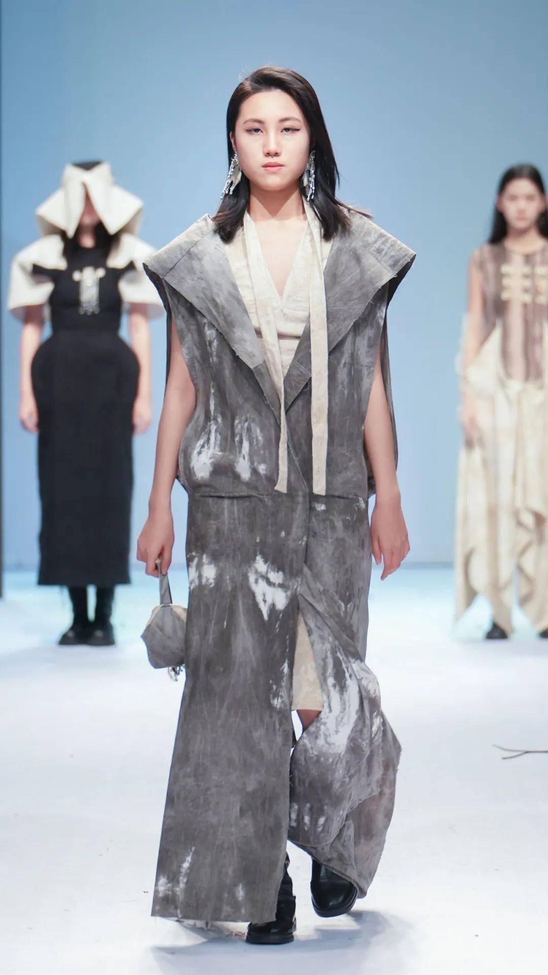 服装设计文化学院毕业后(文化服装学院毕业的设计师)