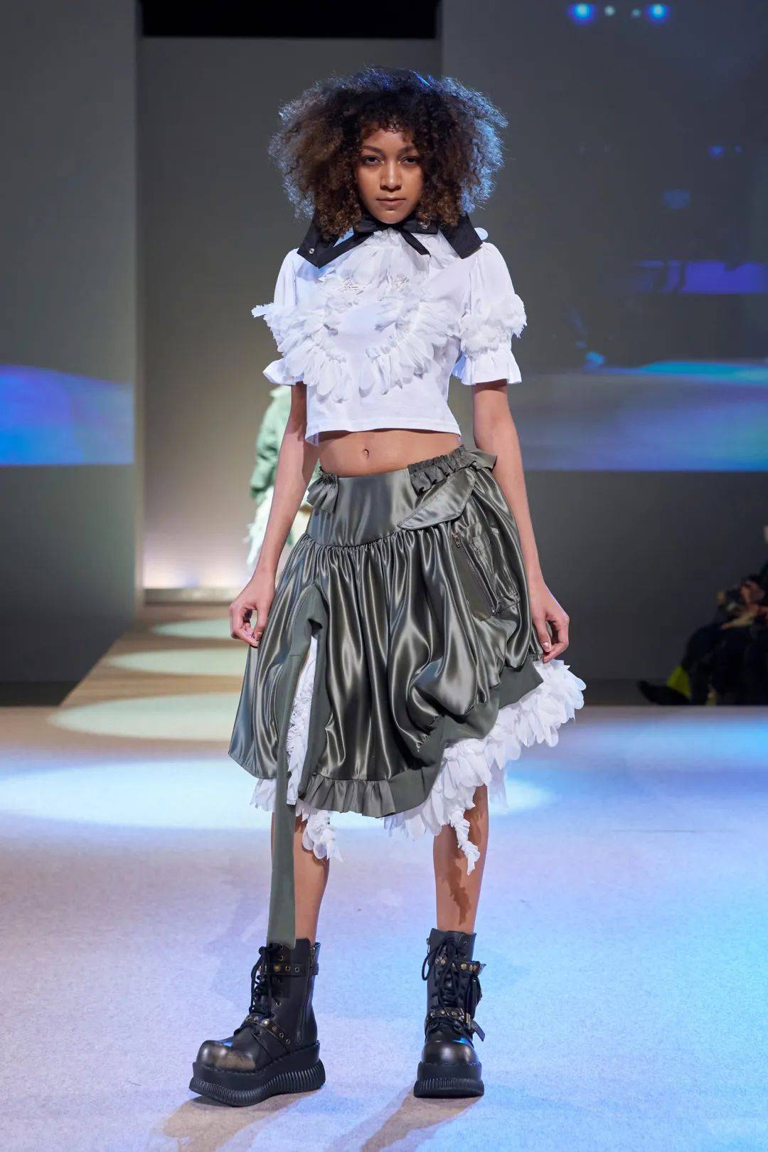 服装设计文化学院毕业后(文化服装学院毕业的设计师)