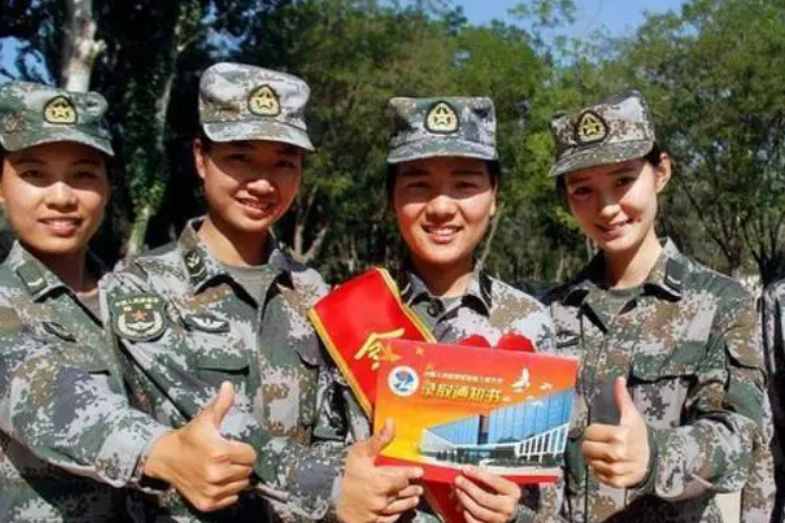 女儿大学毕业后想当兵了(女孩大学毕业去当兵有前途吗) 女儿大学毕业后想当兵了(女孩大学毕业去当兵有前途吗)