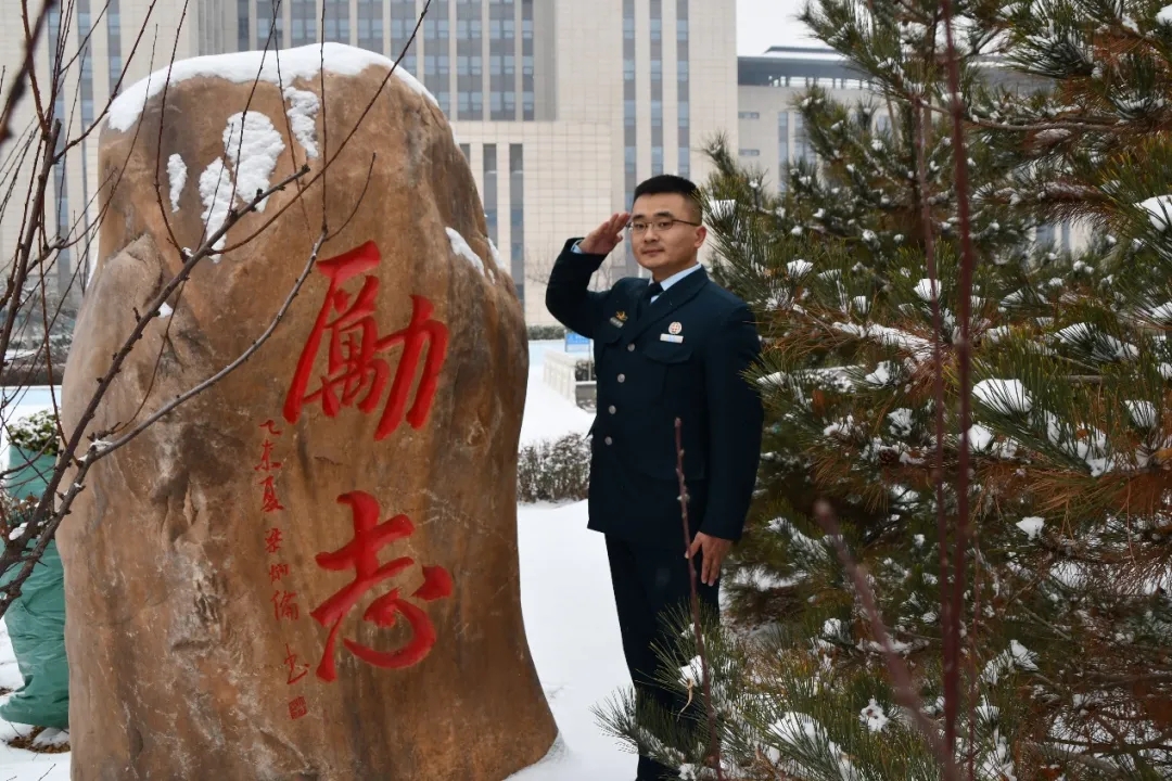 武警指挥学院毕业后工资(武警指挥学院毕业后是什么军衔)