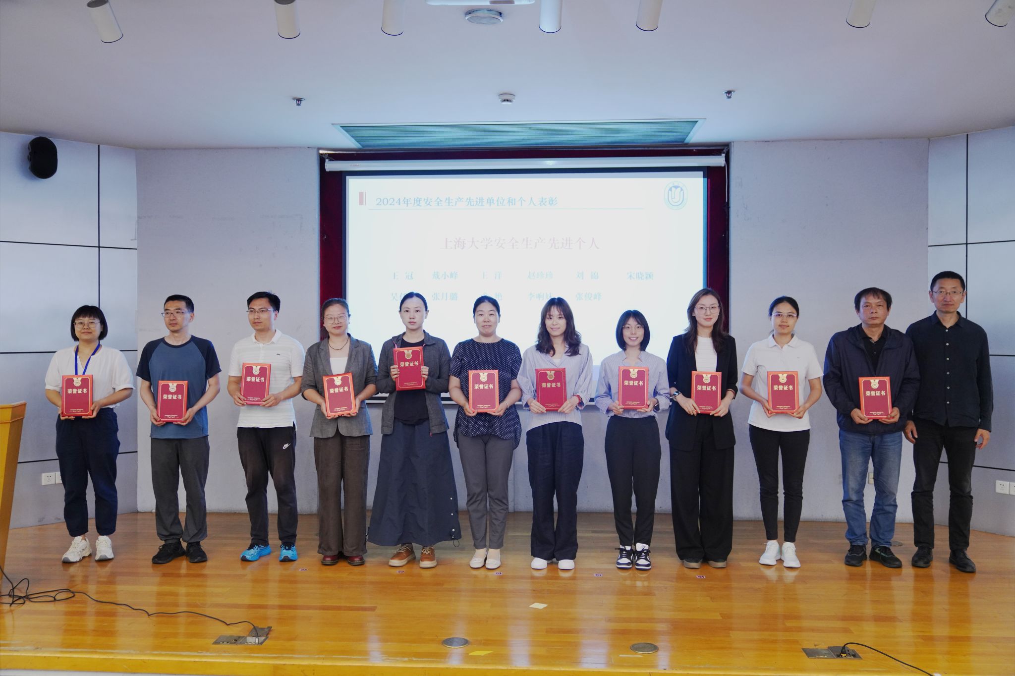 上海大学毕业后的工作(上海大学的毕业生工资多少)