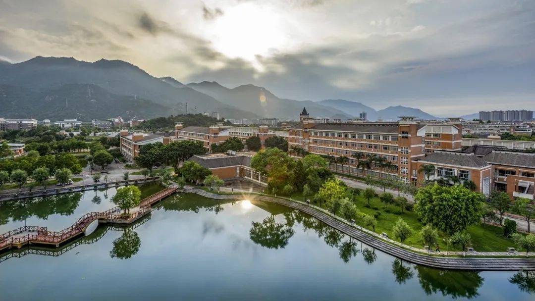 毕业后的散心叫什么(毕业后的心情说说)