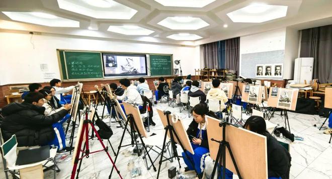 初中毕业后想考艺术学院(初中毕业后想考艺术学院怎么办)