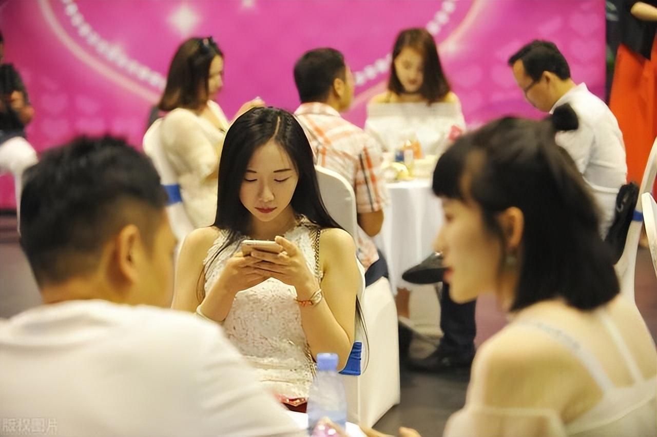 毕业后相亲是什么体验(一毕业就相亲结婚,现在很后悔)