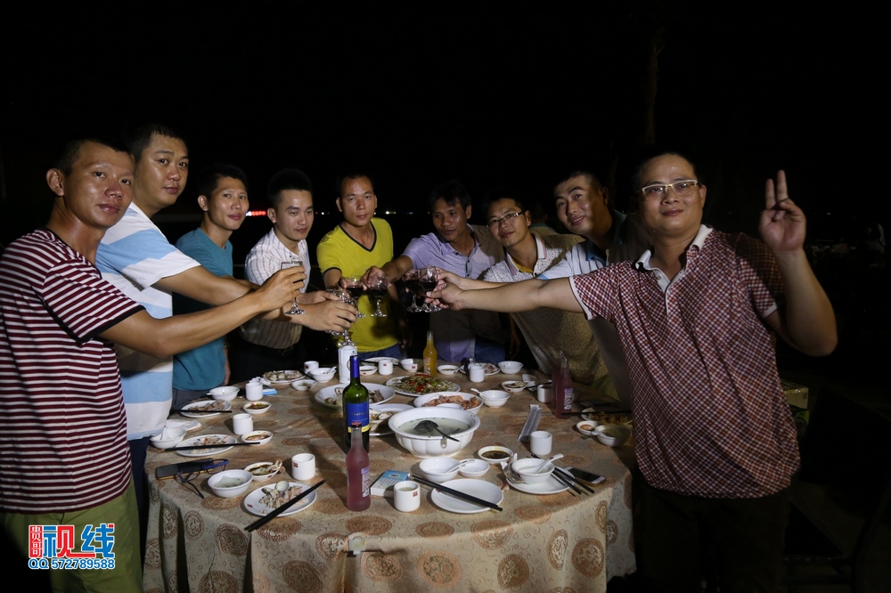 大学毕业后十年聚会(大学毕业十年聚会朋友圈)