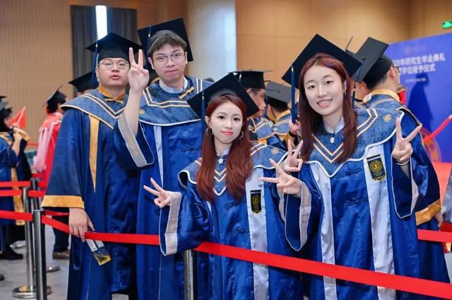 西安大学毕业后的人(西安大学毕业后的人多吗)