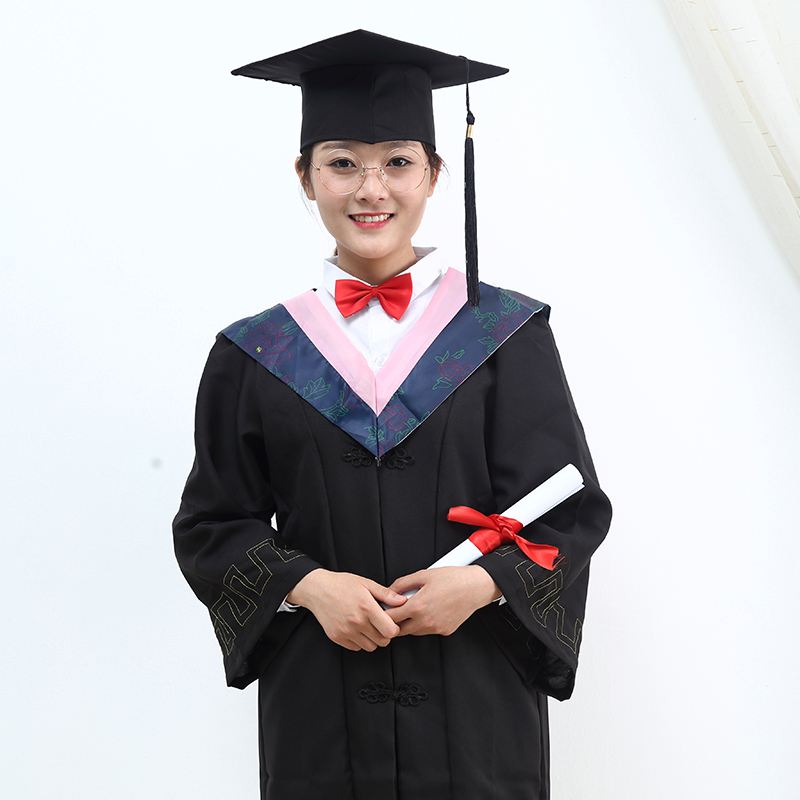 大学毕业后的校服图片(大学毕业的衣服图片) 大学毕业后的校服图片(大学毕业的衣服图片)