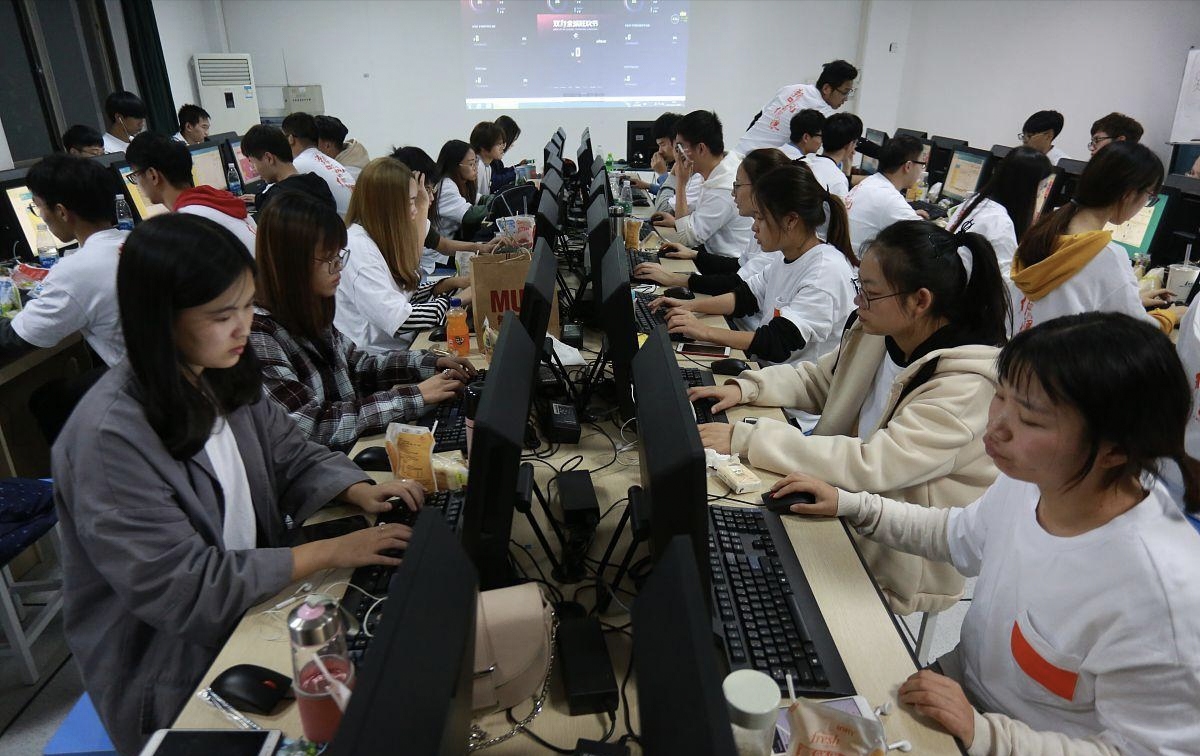 90后大学毕业生上班(90后大学毕业了吗)