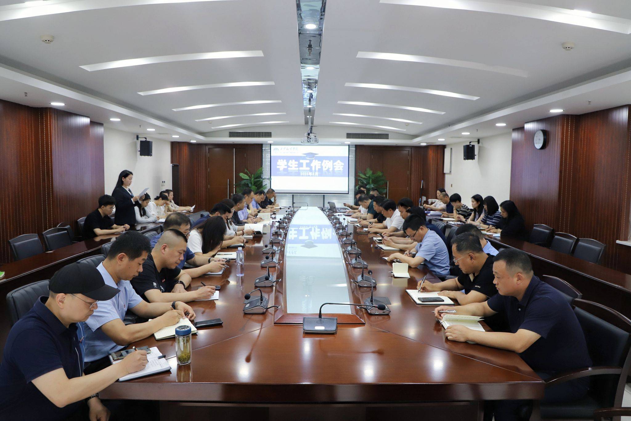 翻译学院毕业后怎么样工作(翻译学院毕业后怎么样工作好找吗)