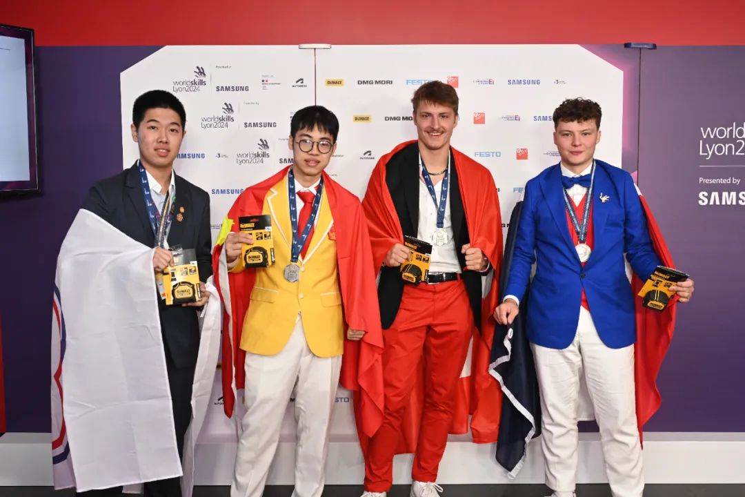 武汉首批00后大学毕业(90后武大毕业生) 武汉首批00后大学毕业(90后武大毕业生)