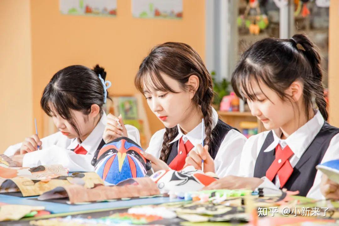 女孩初中毕业后想学什么(女孩子初中毕业后读什么专业好呢)