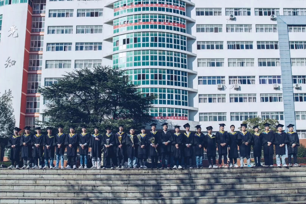 九江学院毕业后怎么样了(九江学院本科毕业好找工作吗)