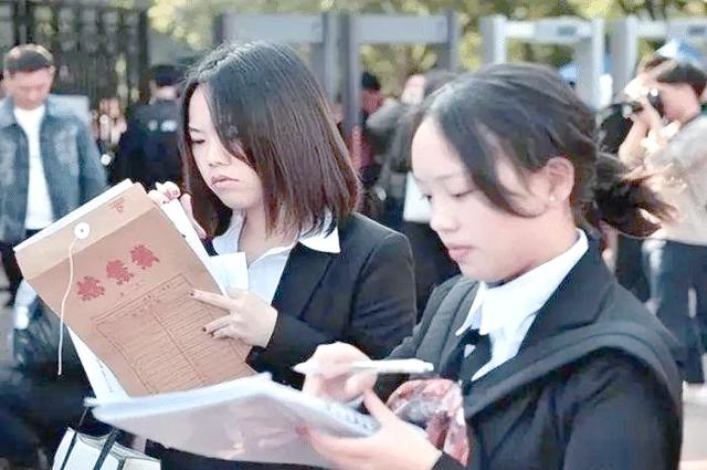 疫情后大学毕业影响(疫情影响毕业时间)