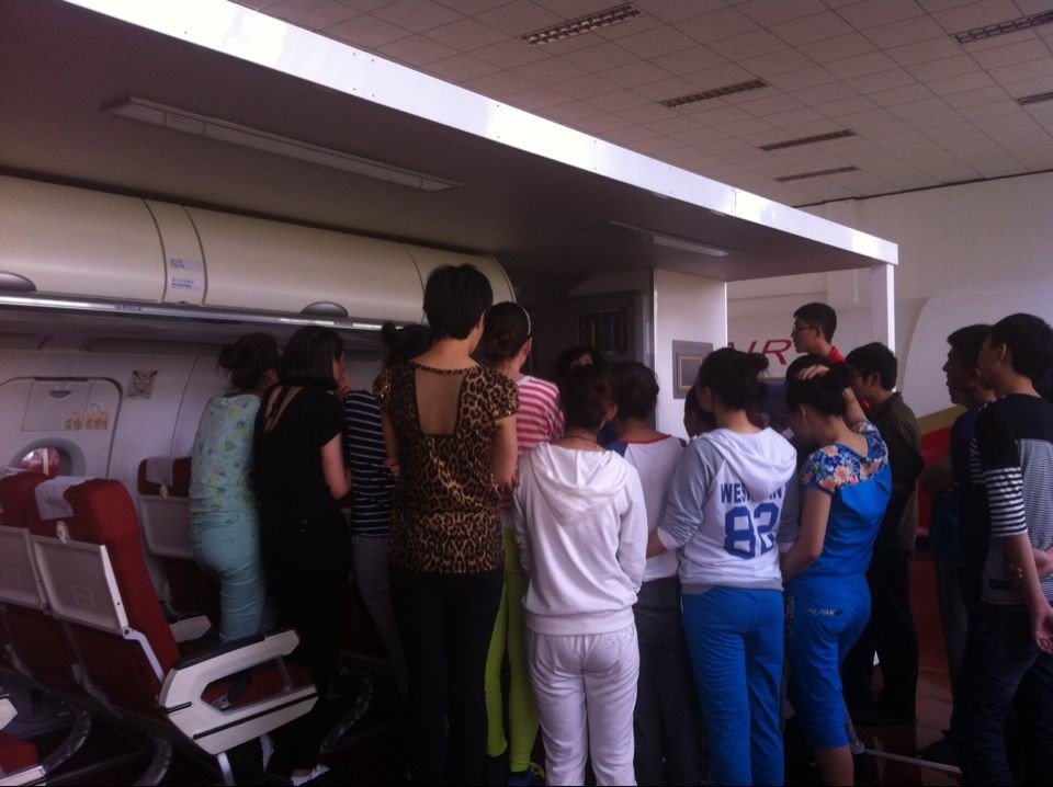 外语航空学院毕业后能干嘛(北京外国语学院航空专业)