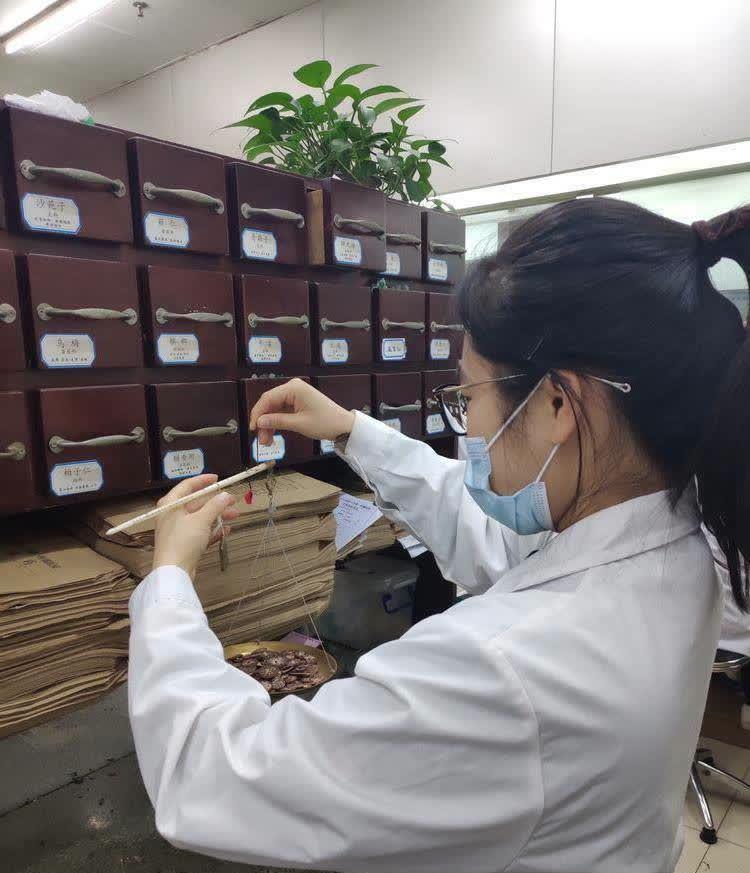 中医生毕业后做什么工作(中医生的就业前景好吗) 中医生毕业后做什么工作(中医生的就业前景好吗)