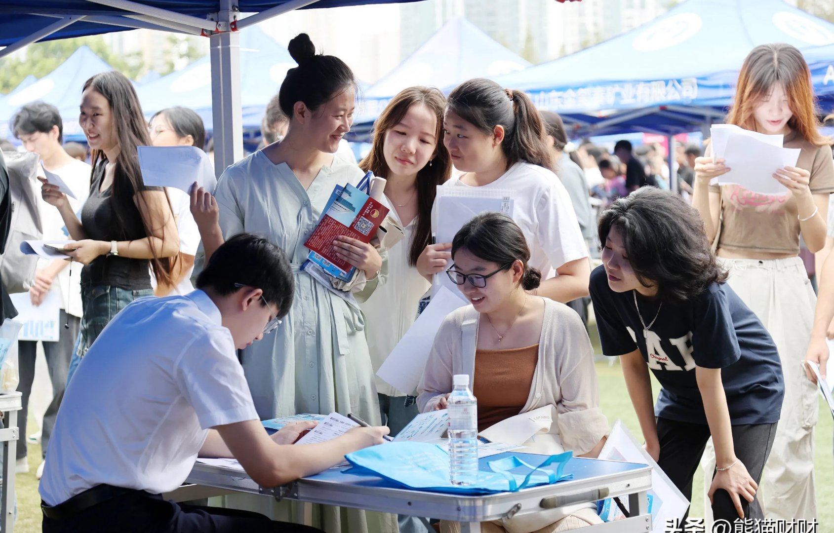 大学毕业后待业的人多吗(大学毕业生算待业人员吗) 大学毕业后待业的人多吗(大学毕业生算待业人员吗)