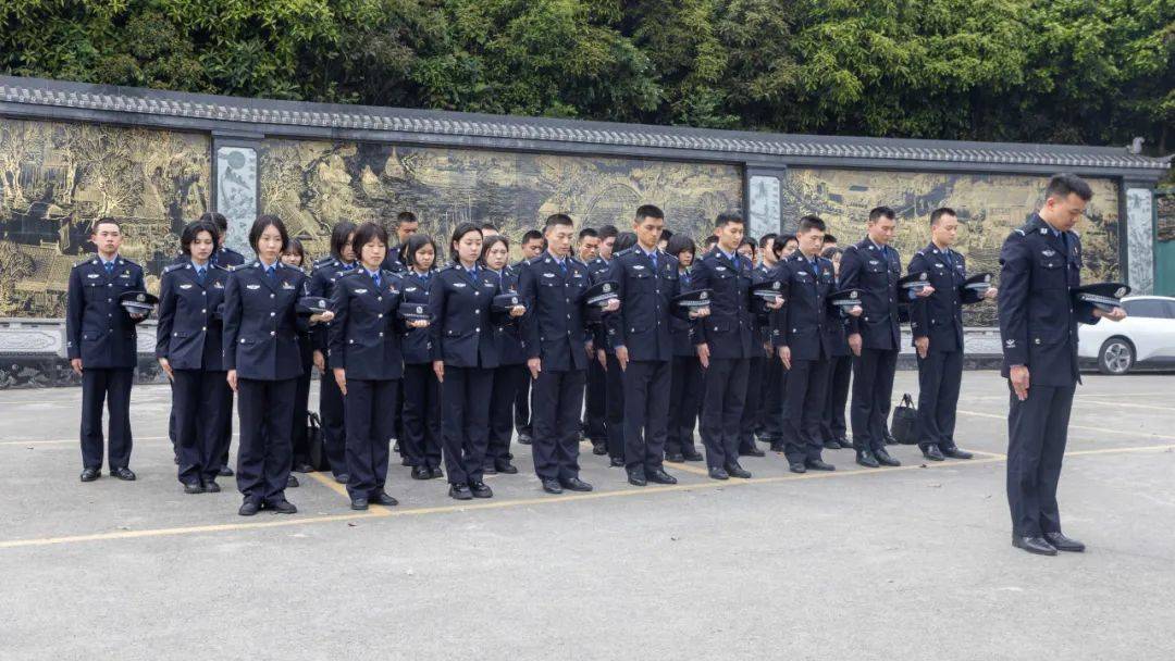 重庆警察学院毕业后入警率(重庆警察学院毕业就是警察吗) 重庆警察学院毕业后入警率(重庆警察学院毕业就是警察吗)