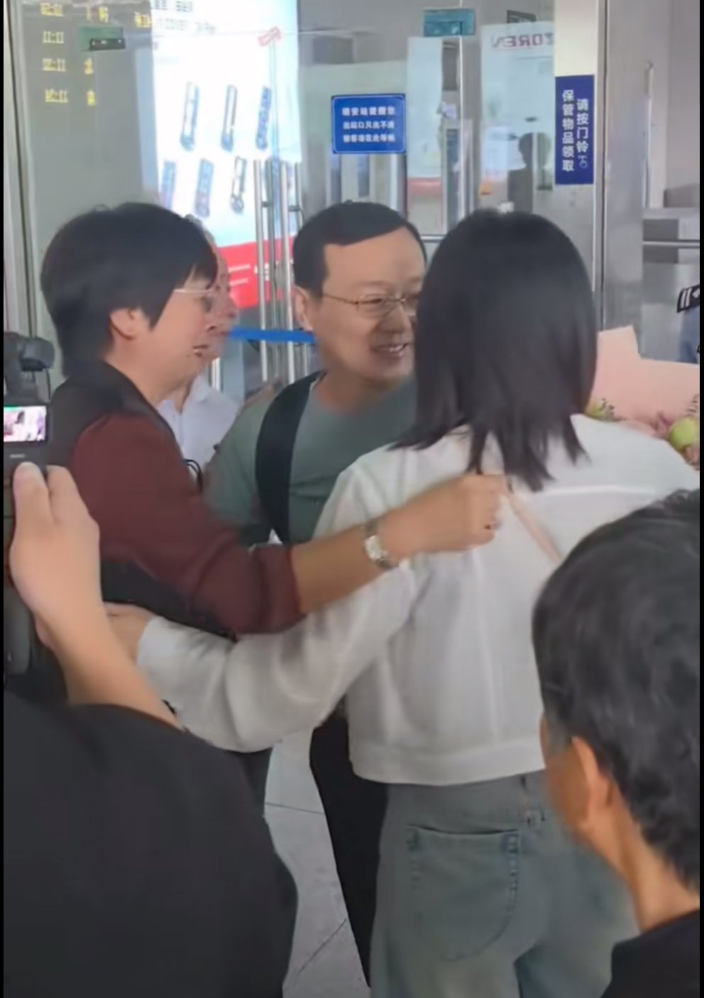 名牌大学毕业后找亲戚(毕业后去亲戚家打工)