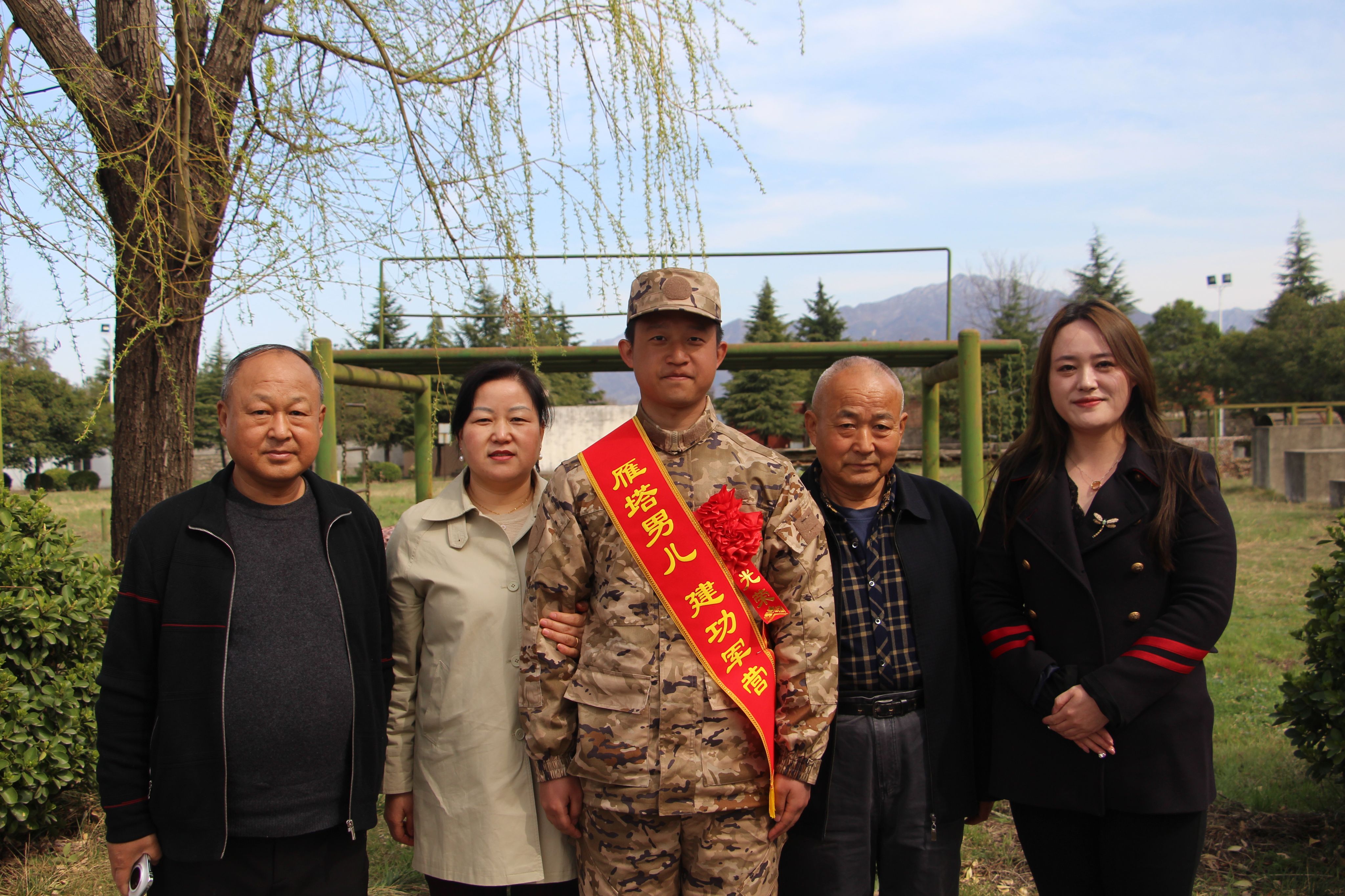 专科医学院毕业后当兵(专科医学生毕业参军)