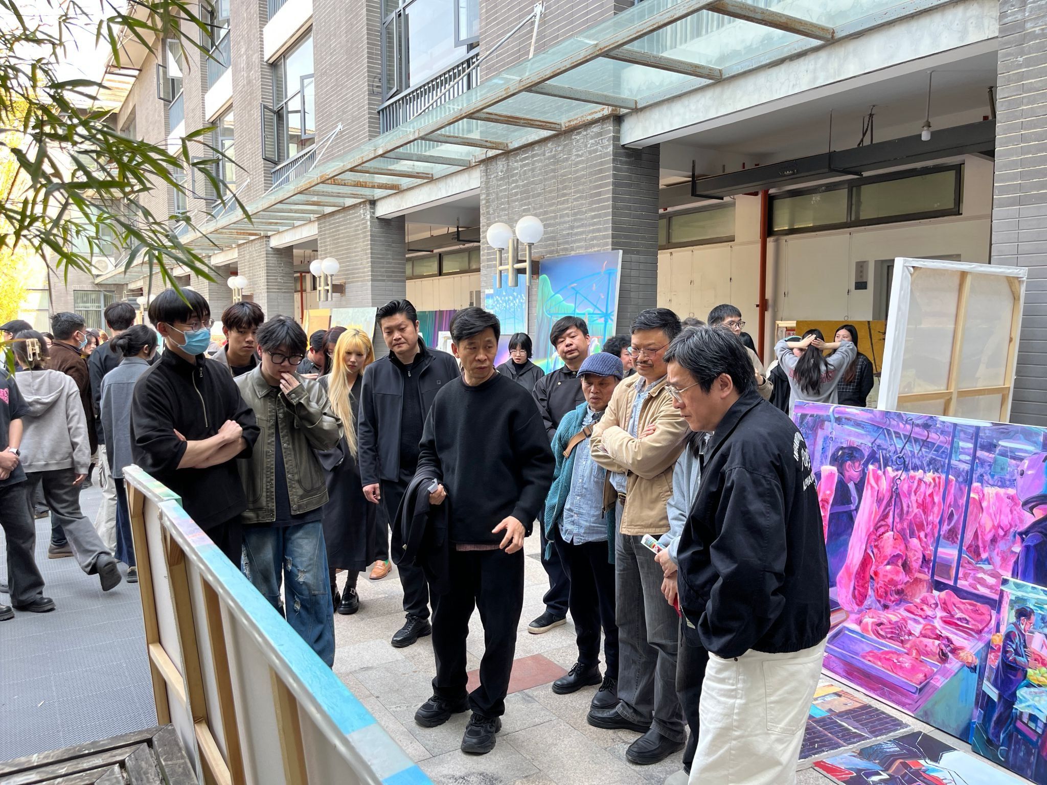 公共艺术毕业后干什么(公共艺术以后找什么工作)