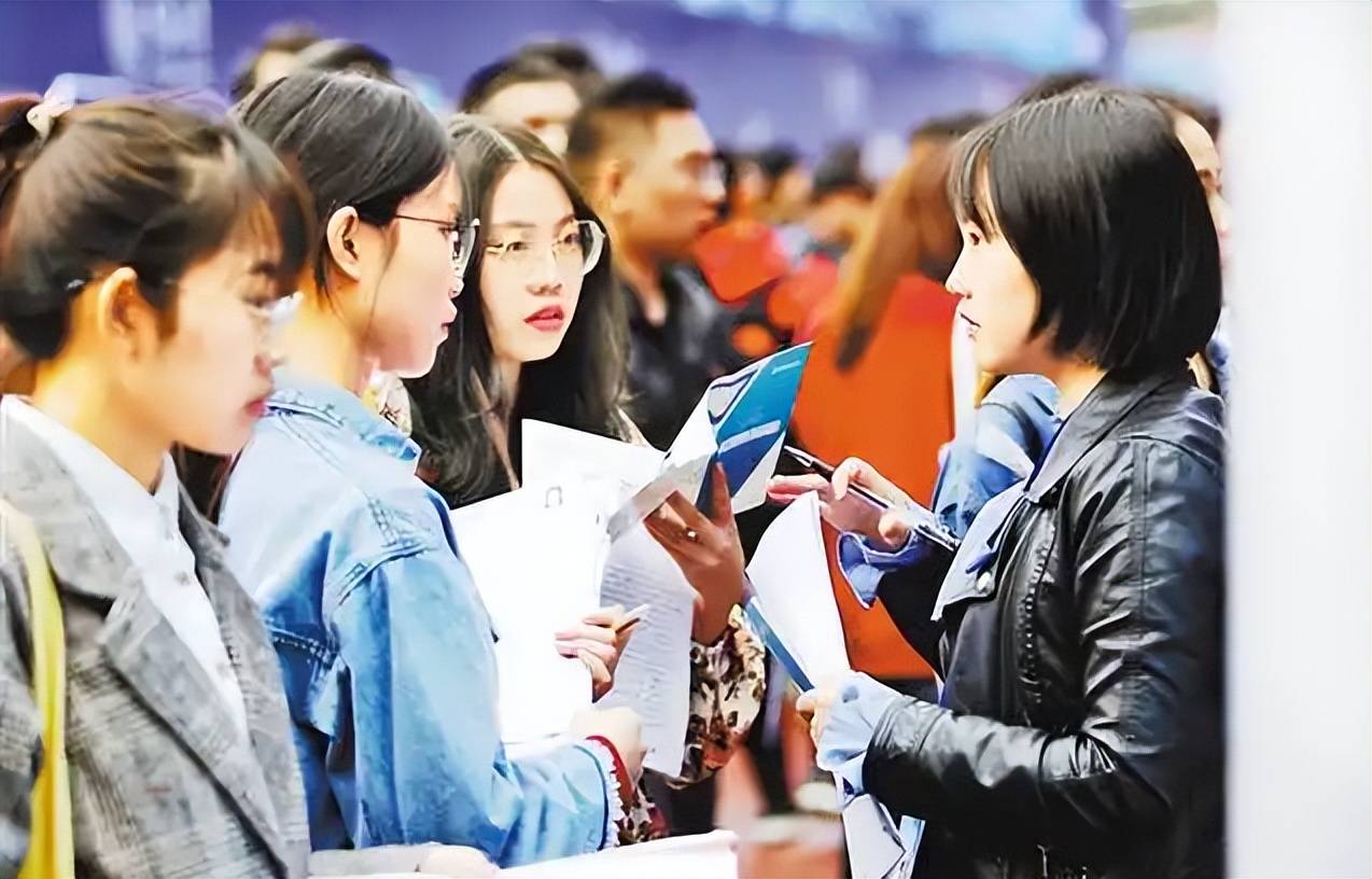 大学毕业后还需要找学院吗(大学毕业后还需要回学校吗)