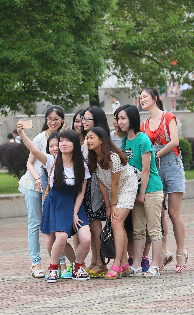 摄影毕业后干什么活(摄影毕业好找工作吗)