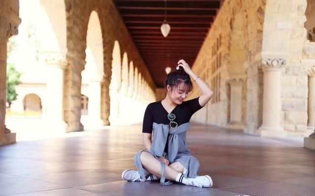 大学毕业的90后女学生(九零后女大学生) 大学毕业的90后女学生(九零后女大学生)