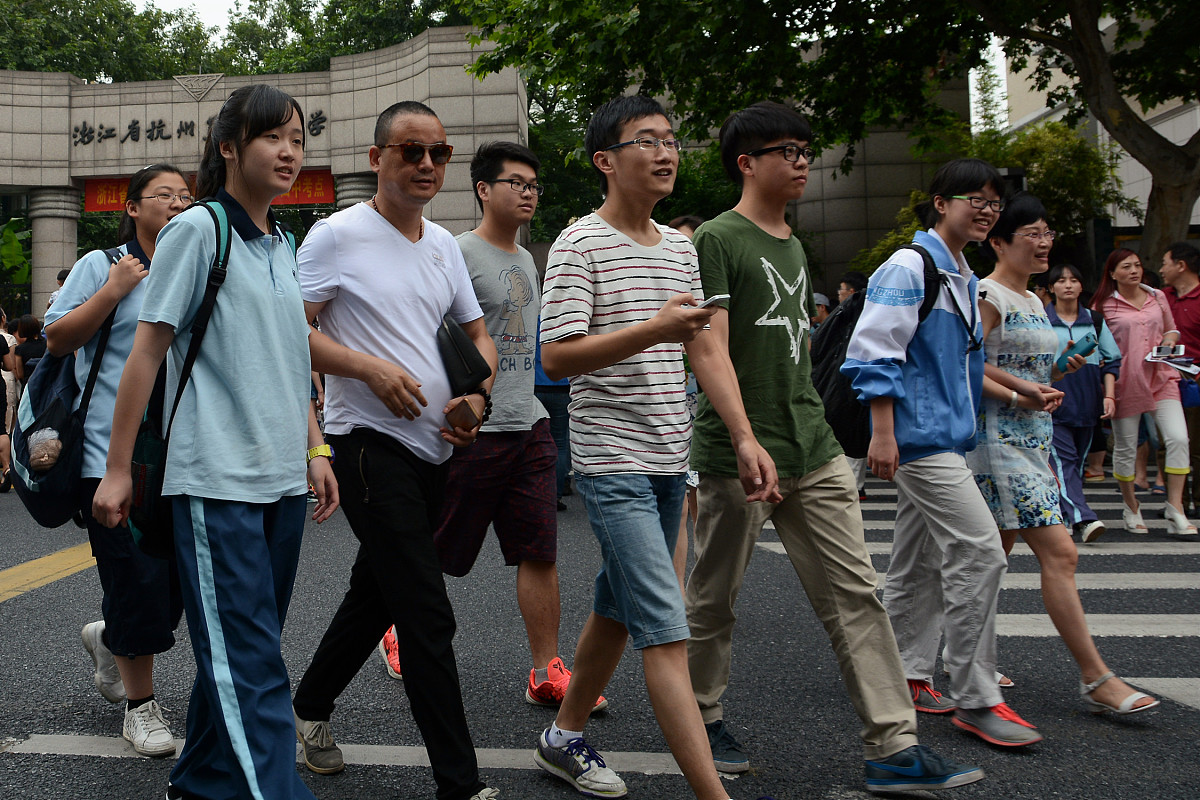 大学毕业后的真实场景图片(大学毕业后的样子)