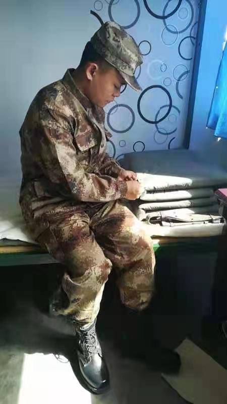 美术生大学毕业后当兵(美术专业大学生去当兵) 美术生大学毕业后当兵(美术专业大学生去当兵)