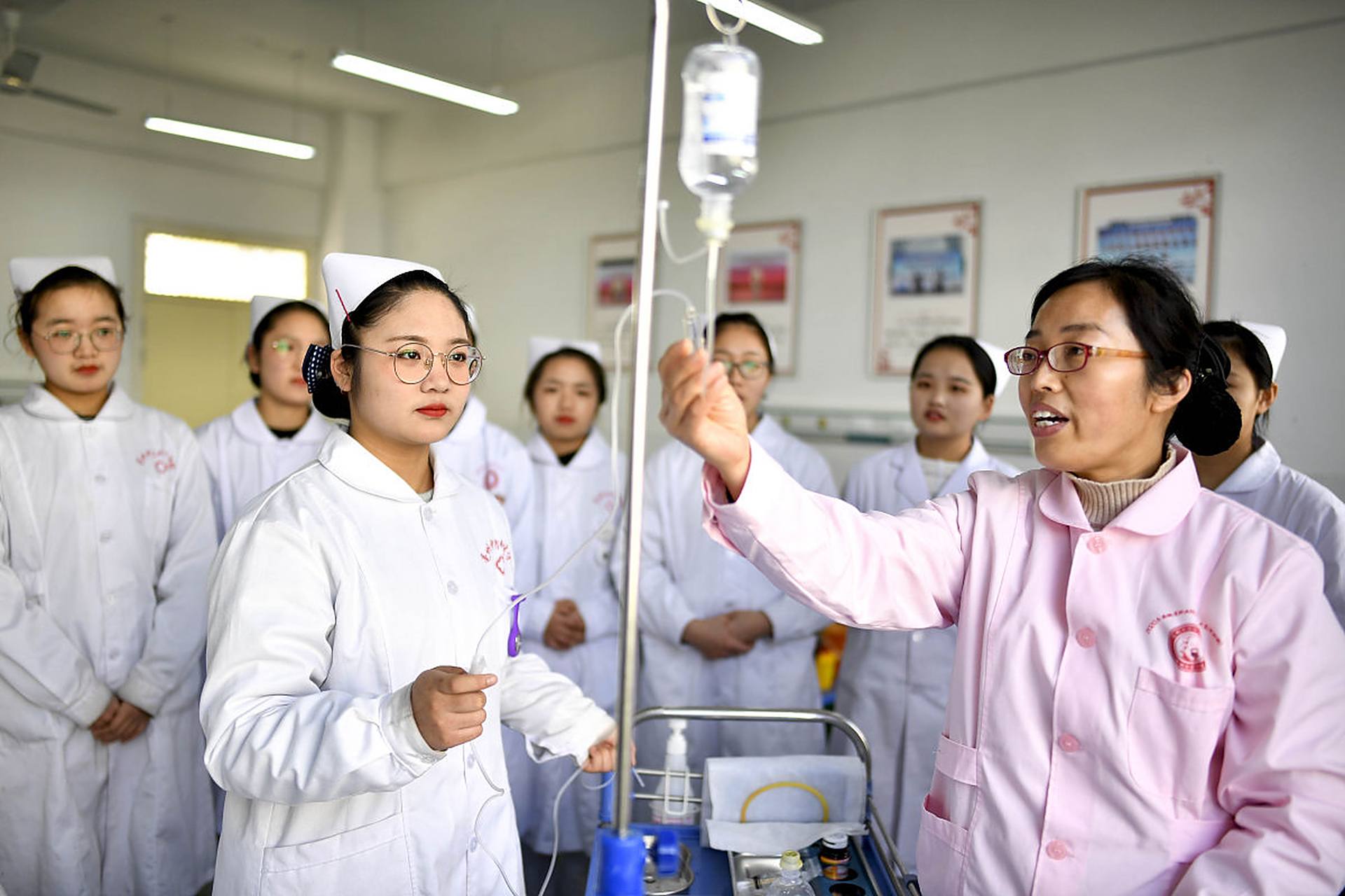 中专医学院毕业后发展前景(中专学医毕业后能干什么) 中专医学院毕业后发展前景(中专学医毕业后能干什么)