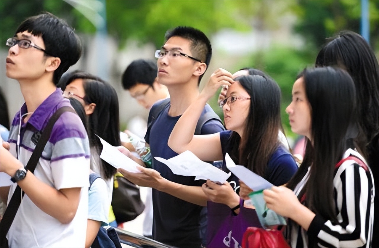大学毕业后后悔什么(大学毕业后是什么感觉)