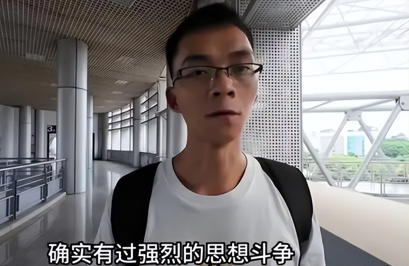 男子大学毕业后想复读(大学毕业去复读以前的学历还有吗)