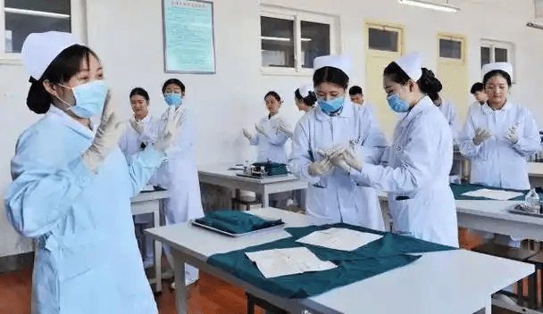 护理学院毕业后干嘛去了(护理学校毕业) 护理学院毕业后干嘛去了(护理学校毕业)