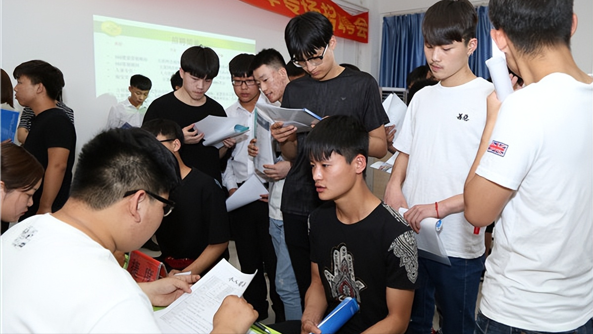 农民大学毕业后的工资(农民大学毕业后的工资怎么算)