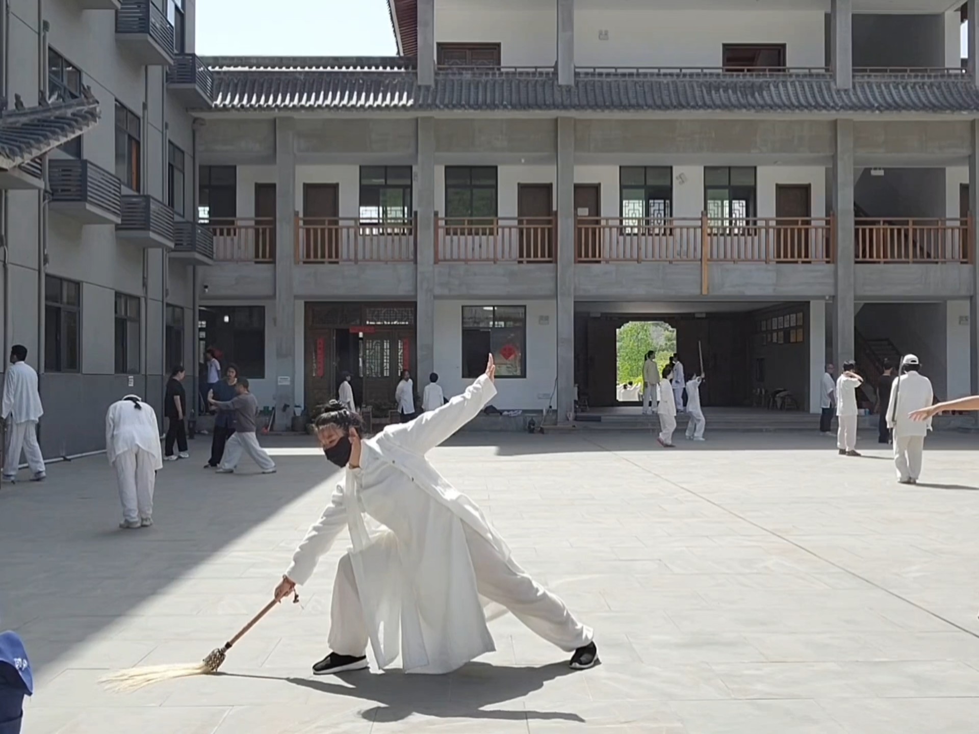 武当山道教学院毕业后干嘛(武当山道教学院毕业能当道士吗)