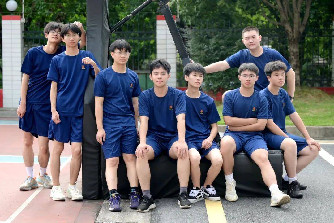 毕业后组团玩什么(毕业后适合去哪玩)